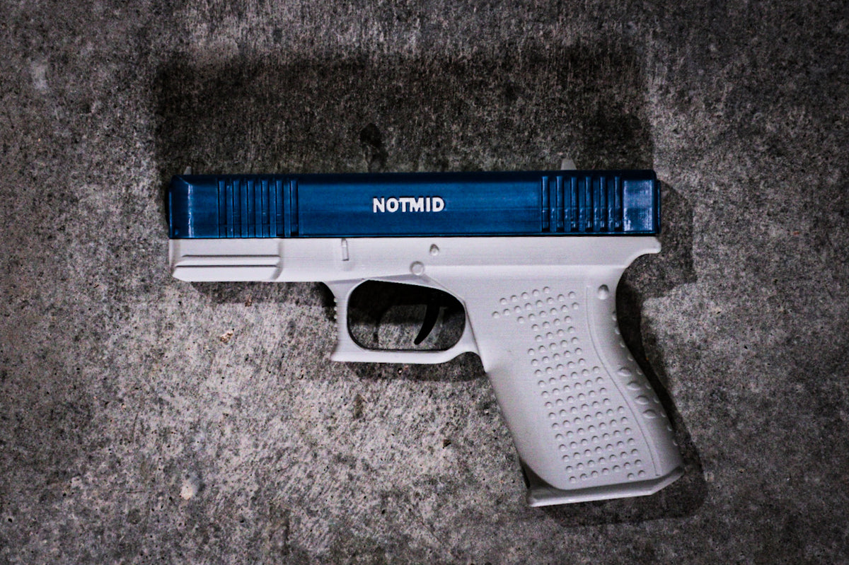 ARMA DE JUGUETE (NO BAN PLS)| NOTMID 3D