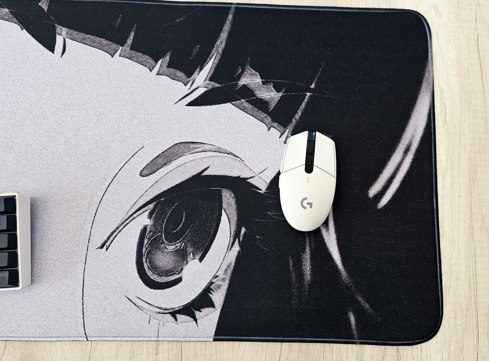 Mousepad girl eyes 90x40 Classic | Custom
