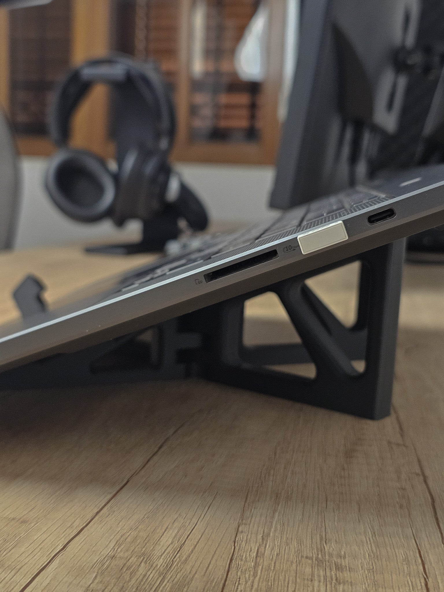 Headphone Stand - Organic | MGM EXTRAS (Copy)