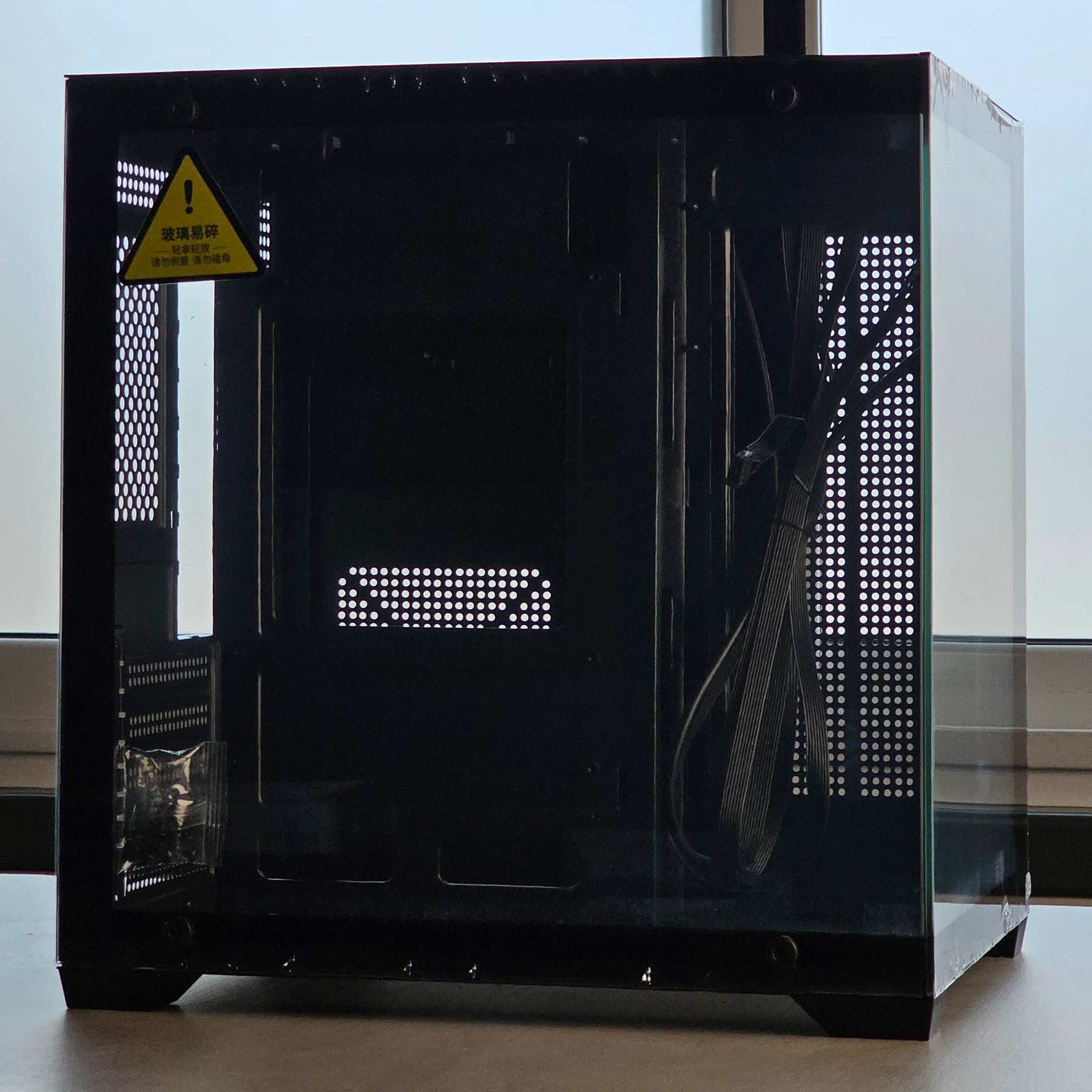 Gabinete Notsquare | Chasis Multi-Formato (ATX / mATX / ITX) | NOT DROP